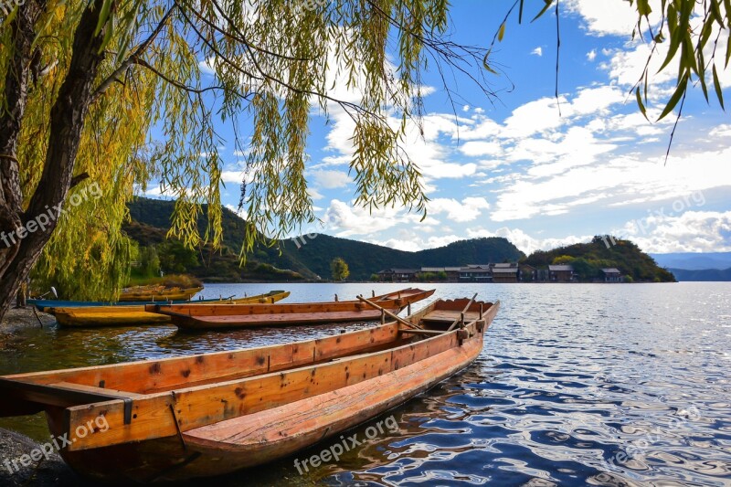 Blue Sky White Cloud Mountain The Scenery In Yunnan Province