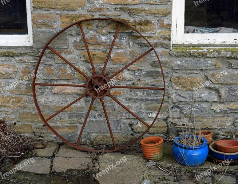 Wagon Wheel Rusting Wall Stone Rust