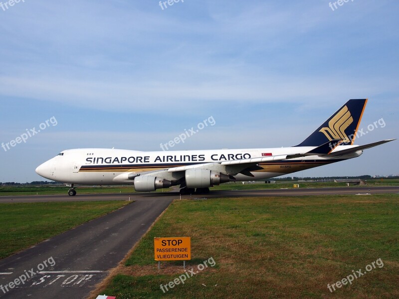 Boeing 747 Jumbo Jet Singapore Airlines Cargo Airplane