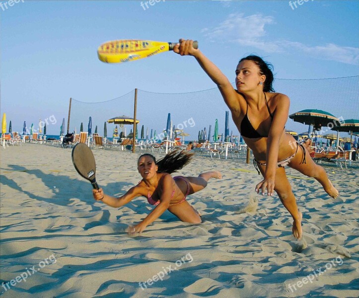 Beach Games Girls Game Snowshoeing