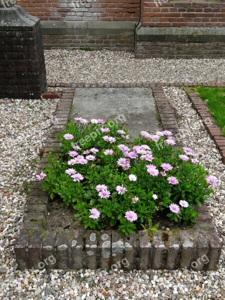 Grave Wilhelm Solms St Marys Chapel Weldam Netherlands