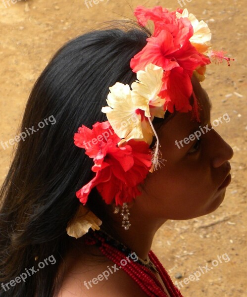 Floral Wreath Girl Indio Embera Panama