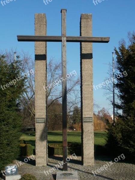 Voelkerkreuz Hockenheim Monument Memorial Cross