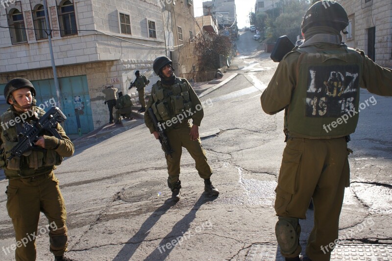 Gilbert Checkpoint Soldiers Hebron Golani Checking