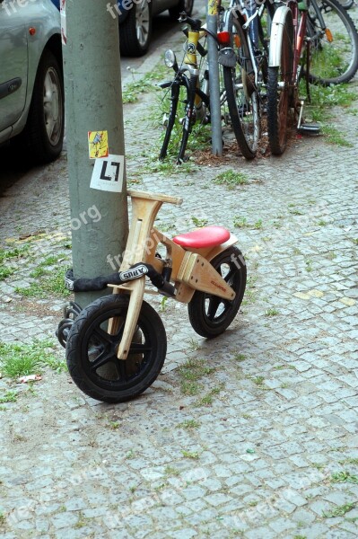 Pavement Round Child Parking Chain