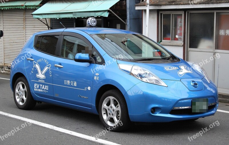 Nissan Leaf Environmentally Car Street