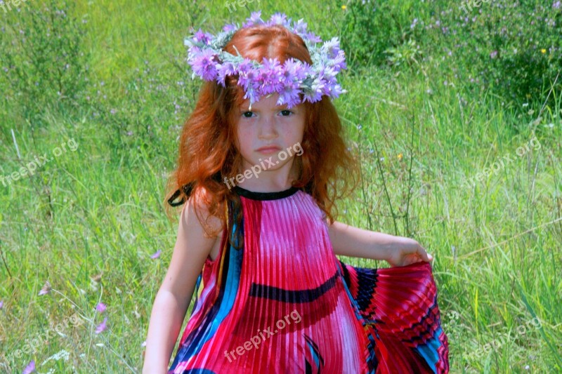 Girl Wreath Red Hair Dress Mov