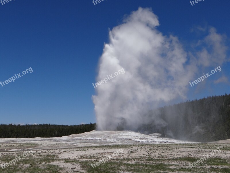 Old Faithful Yellowstone National Park Usa Hot