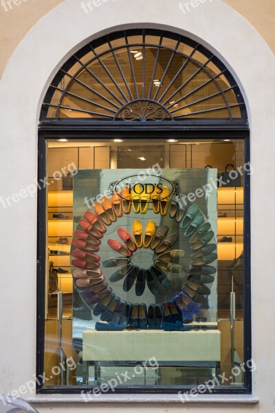 Showcase Discounts Shop Rome Italy