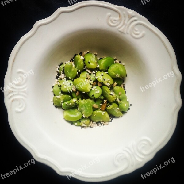 Eating Broad Bean Seeds Free Photos