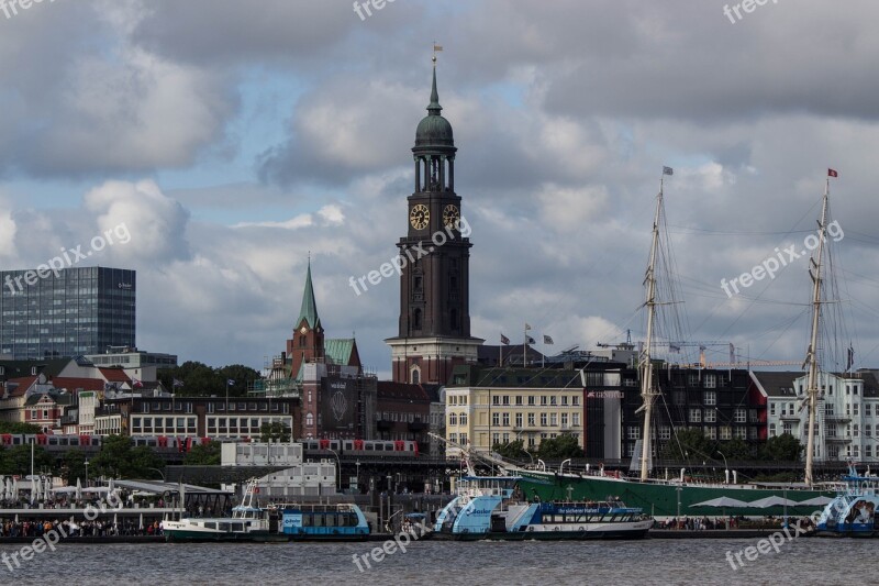 Landungsbrücken Hamburg Michel Elbe Water