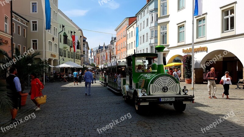 Street Scene Train Tourism Façades Flags