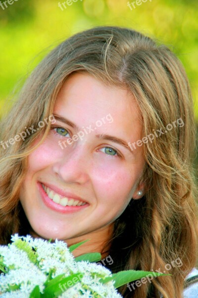 Girl Green Eyes Portrait Bouquet Beauty