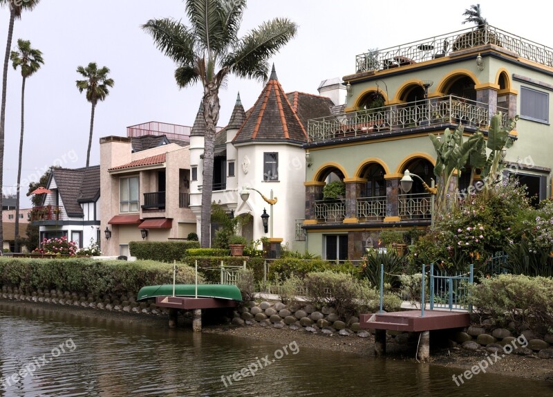 Homes Water Old Famous Landmark