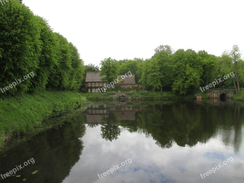 Mirroring Lake Trees Rest Idyllic