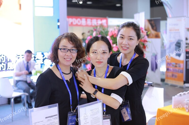 Women On Behalf Of Beauty Team Cooperation