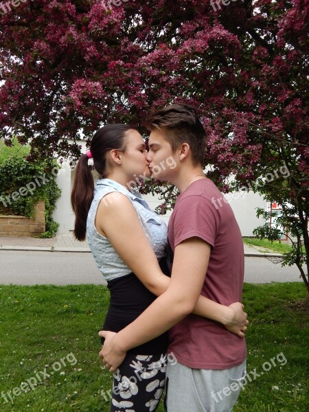 Boy Girl Love Kiss Free Photos