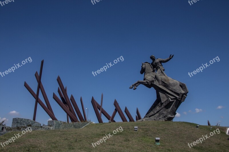 Cuba Monument Held Bronze Statue Statue