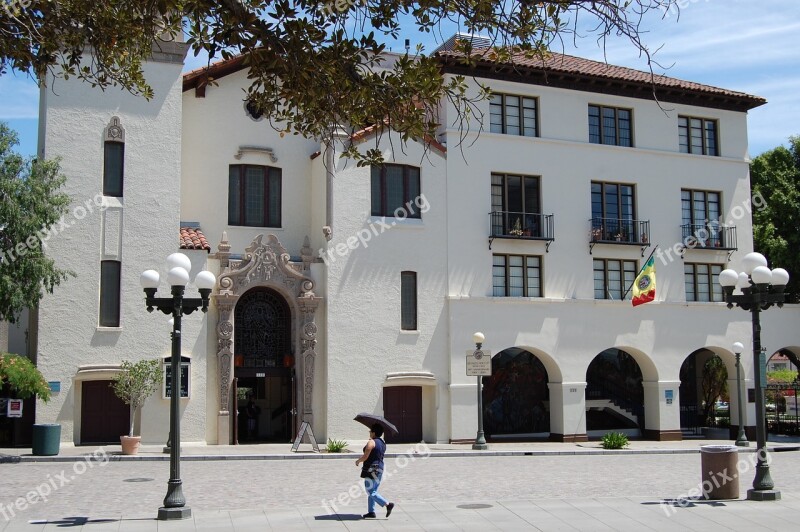 Los Angeles Pueblo Street Heat Architecture