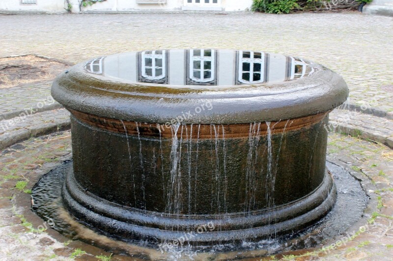 Fountain Castle Gifhorn Mirroring Courtyard