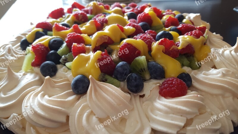 Pavo Plane Crash Cake Maregns Fruit