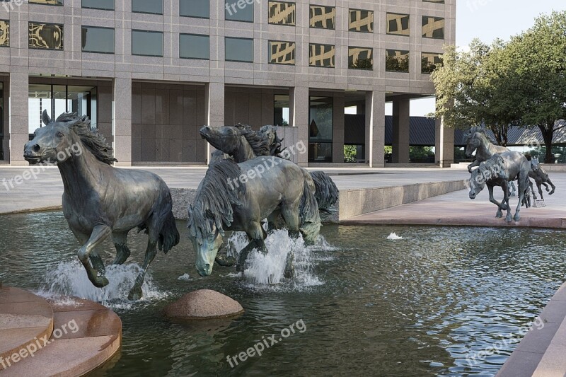 Mustangs Sculpture Bronze Gallop Landmark