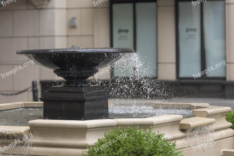 Fountain Water Windy Plaza Wet