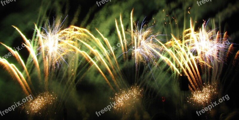 Fireworks Rocket New Year's Eve Fireworks Art Free Photos