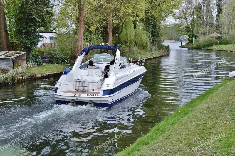 Powerboat Cabin Boat Fast Channel Peetzsee