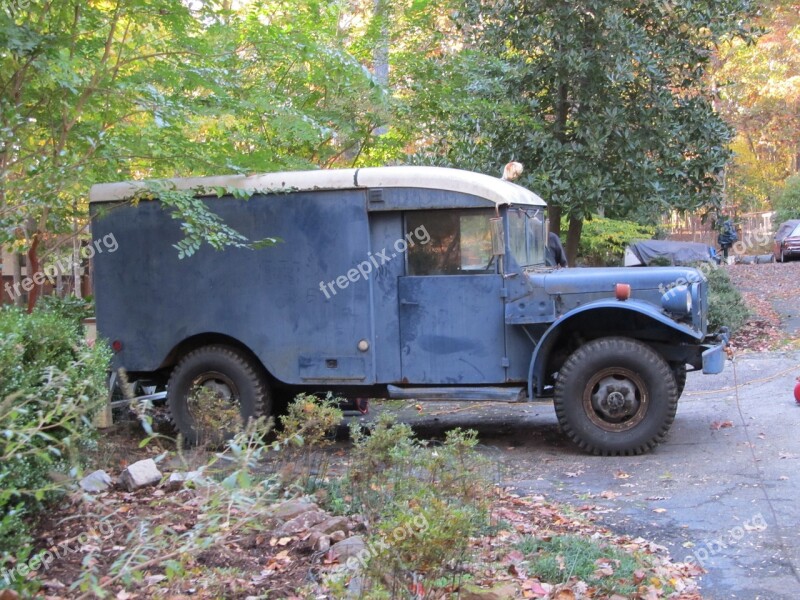 Old Vintage Jeep Retro Antique