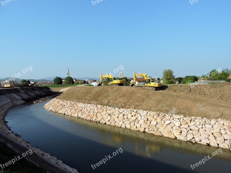 River Excavator Earthmoving Revolving Machinery