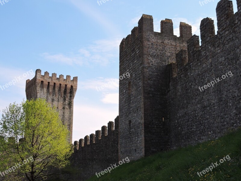 Torre Castle Walls Tree Green