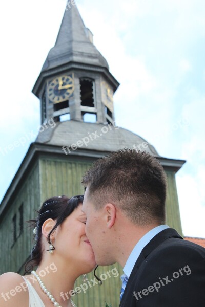 Couple Kiss Church Love Romantic