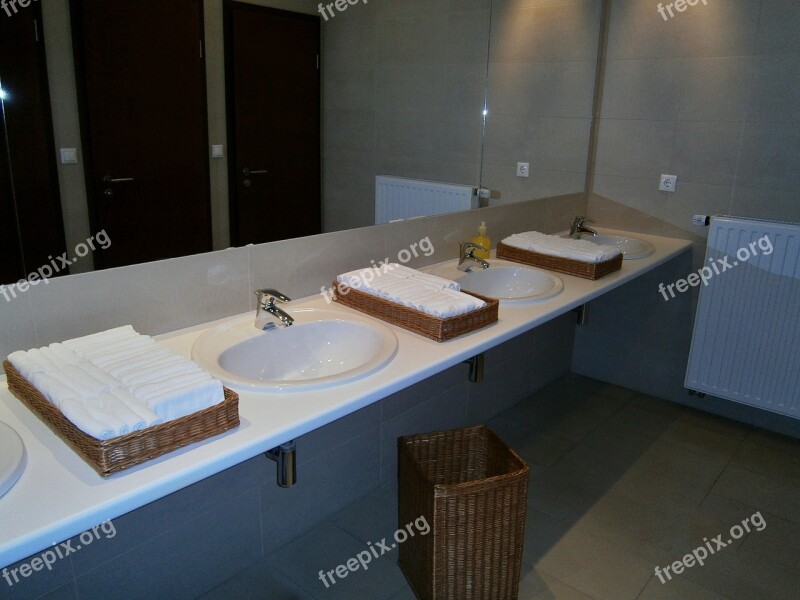 Bathroom Hotel Sink Social Facilities Wash Your Hands