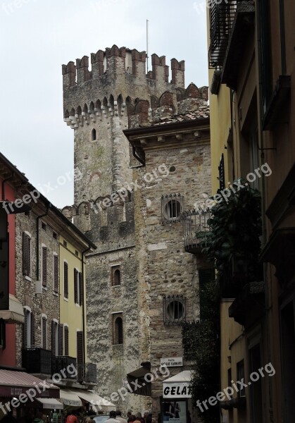 Castle Torre Sirmione Glimpse Walls