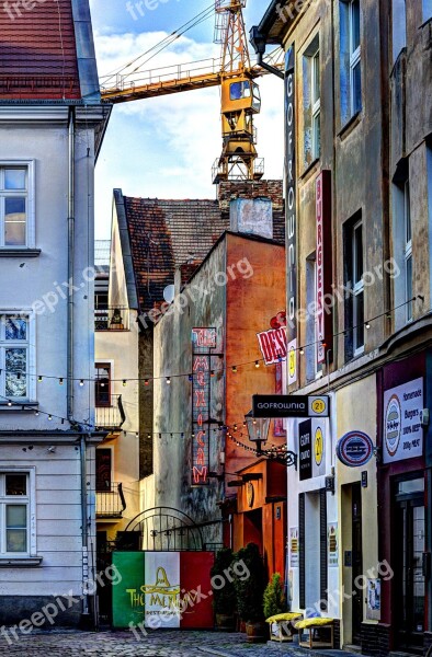 Poznan The Market Townhouses The Lift Crannies