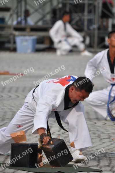 Soldier Combat Skills Split Brick Taiwan Performance