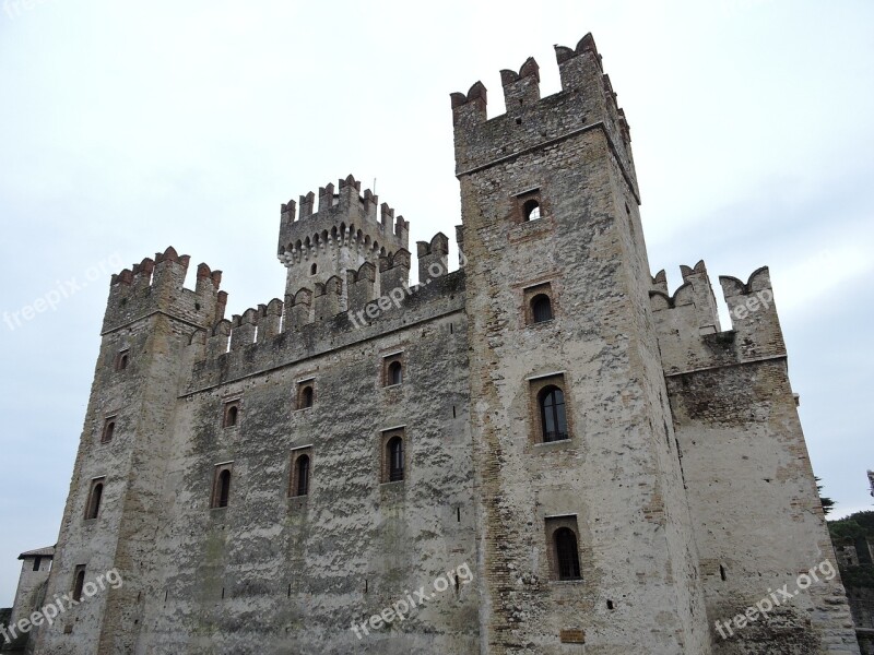 Castle Torre Sirmione Walls Fortification