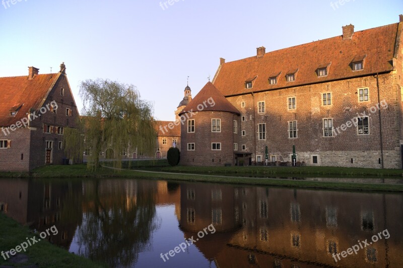 Lake Castle Water Sky Building