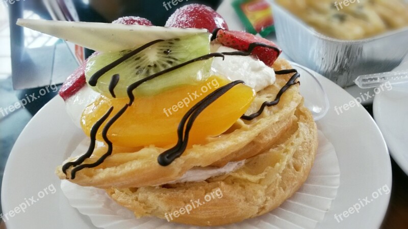 Fruit Filled Choux Pastry Pastry Tart Dessert Cream