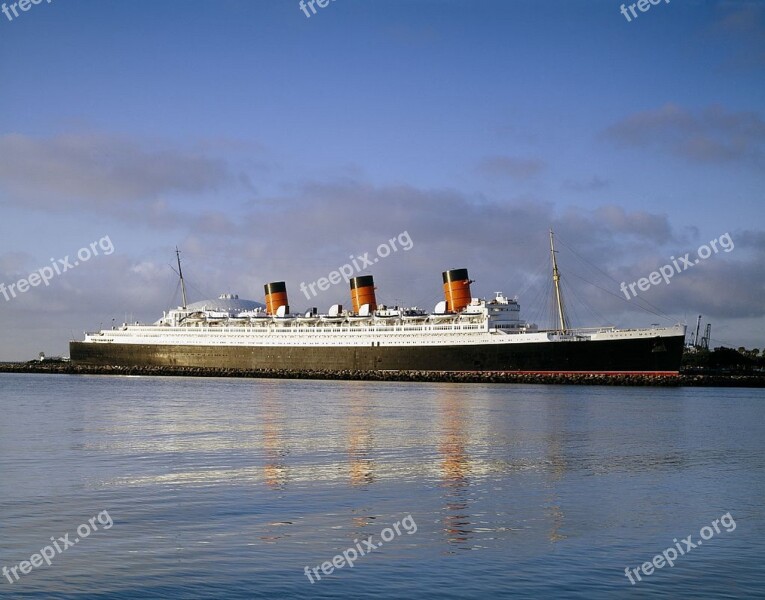 Queen Mary Ship Cruise Sea Water