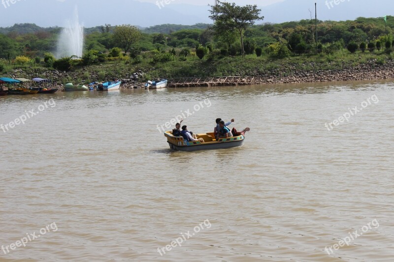 Sukhna Lake Chandigarh Boat People Boys