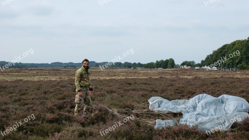 Parachutist Commemoration Heideveld Netherlands Hills