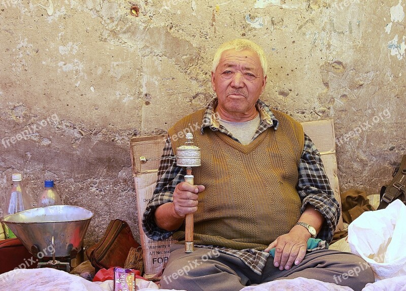 India Ladakh Dealer Prayer Buddhism