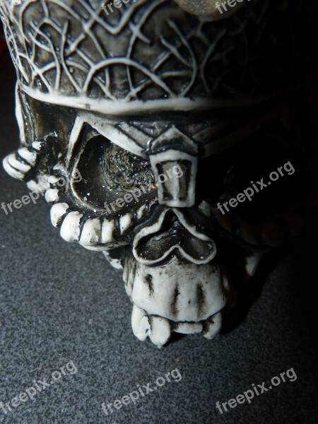 Skull And Crossbones Gothic Sculpture Free Photos