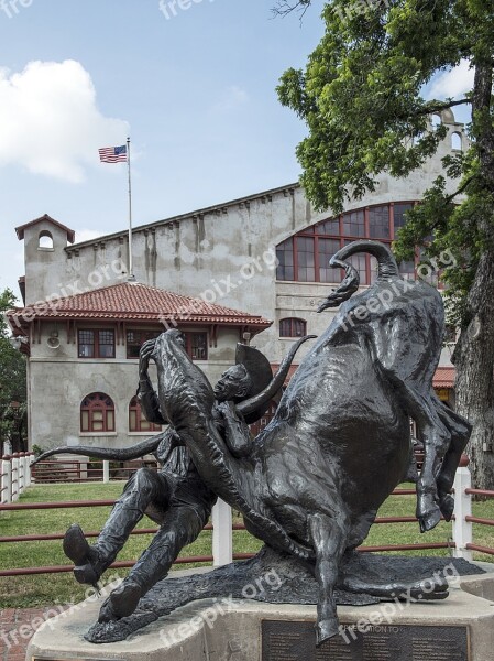 Statue Honor Cowboy Rodeo Bill Pickett