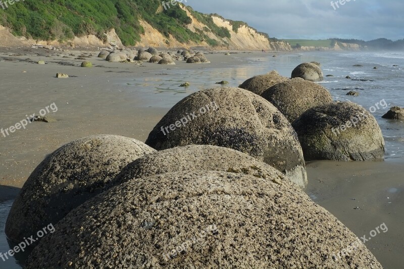 Boulders Moeraki Koekohe Beach Sea Nature