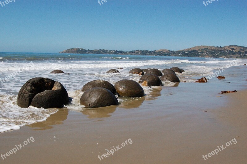 Boulders Moeraki Koekohe Beach Sea Nature