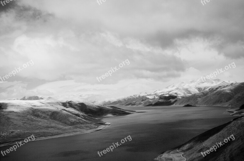 The Scenery Tibet Yanghu Black And White Snow Mountain