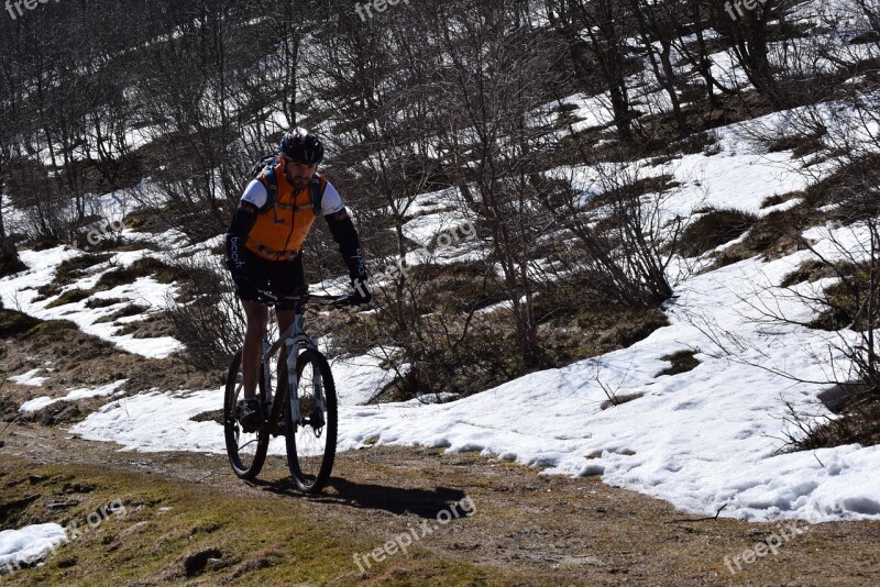 Sport Cycling Mountain Snow Cyclist